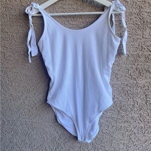 Old Navy Women's White Ribbed Tie Strap